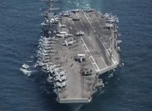 КСИР: Иранский беспилотник атаковал американский авианосец «Авраам Линкольн» в Оманском заливе